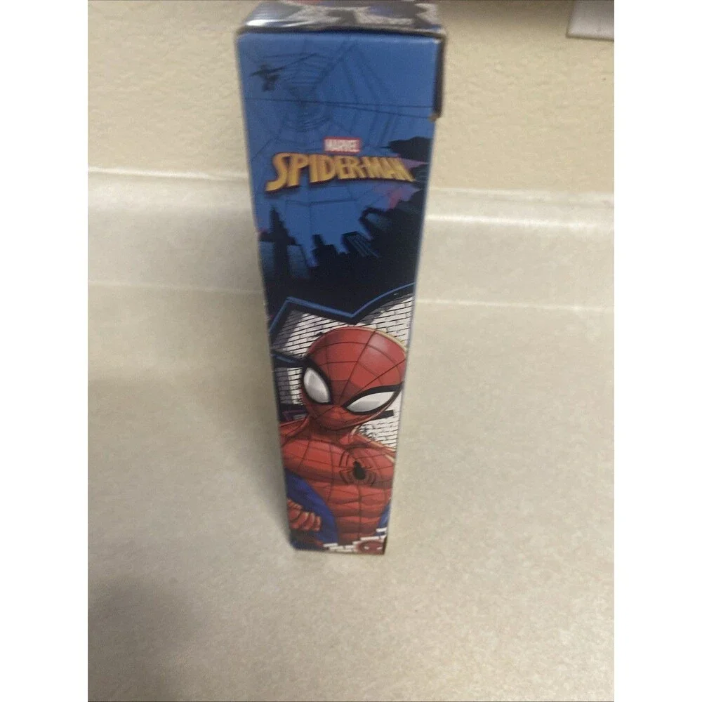 Marvel Spider-Man Tabletop Clock Analog Desk Clock Accutime Battery Power New
